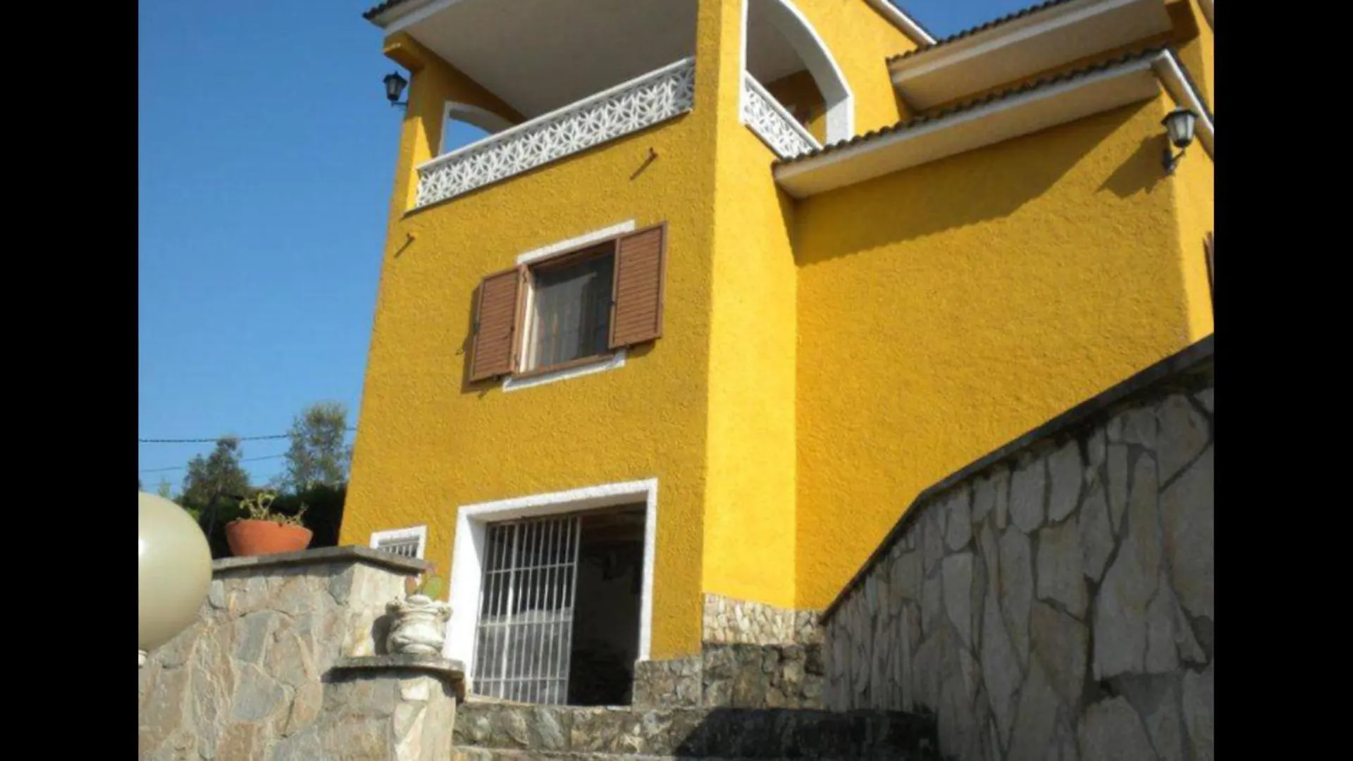 Charming 8-Bed Villa In Girona