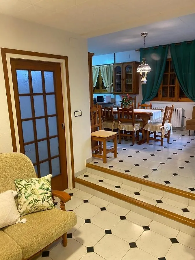 Charming 8-Bed Villa In Girona 0*,