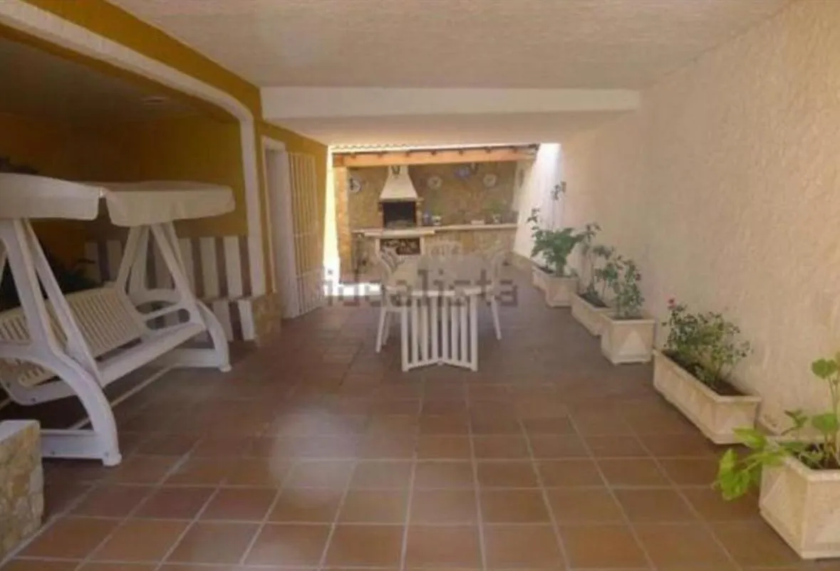 Charming 8-Bed Villa In Girona